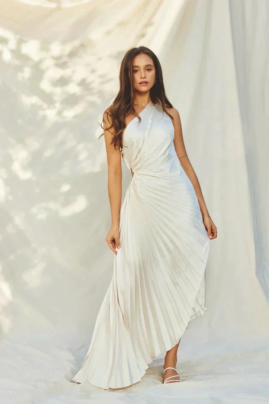 Sylviana - Robe mi-longue plissée sur l&