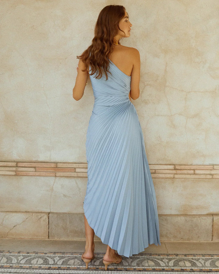 Delfina - Robe longue plissée en satin à une épaule