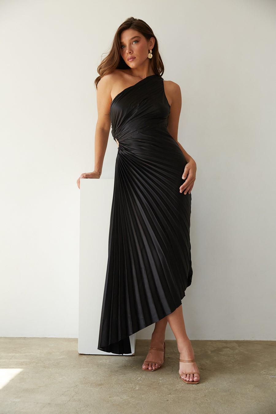 Sylviana - Robe mi-longue plissée sur l&