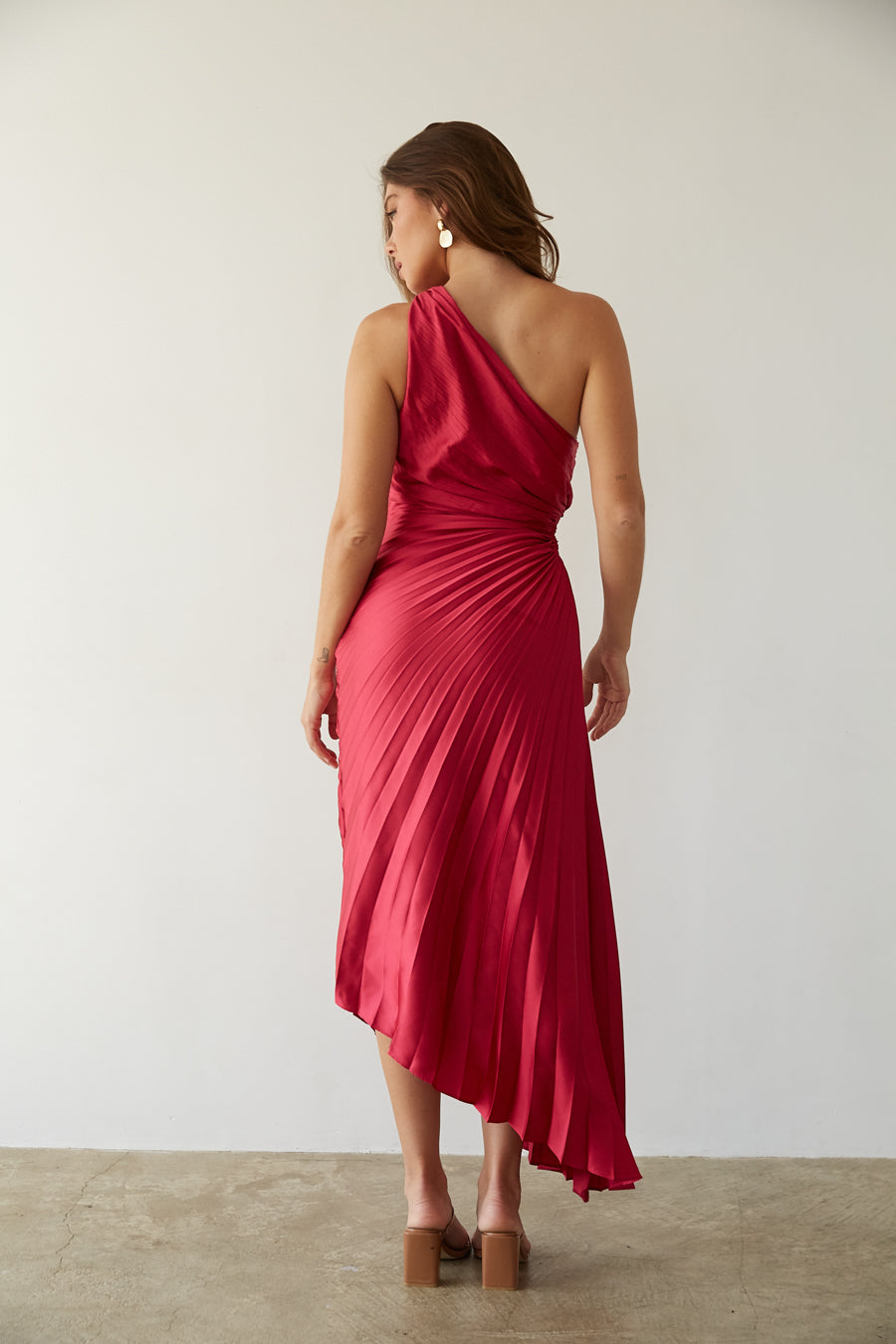 Sylviana - Robe mi-longue plissée sur l&